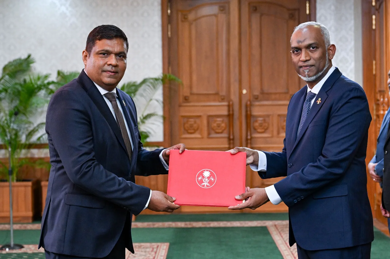 ފަތުރުވެރިކަމާއި ސިވިލް އޭވިއޭޝަން މިނިސްޓަރު އަމީން