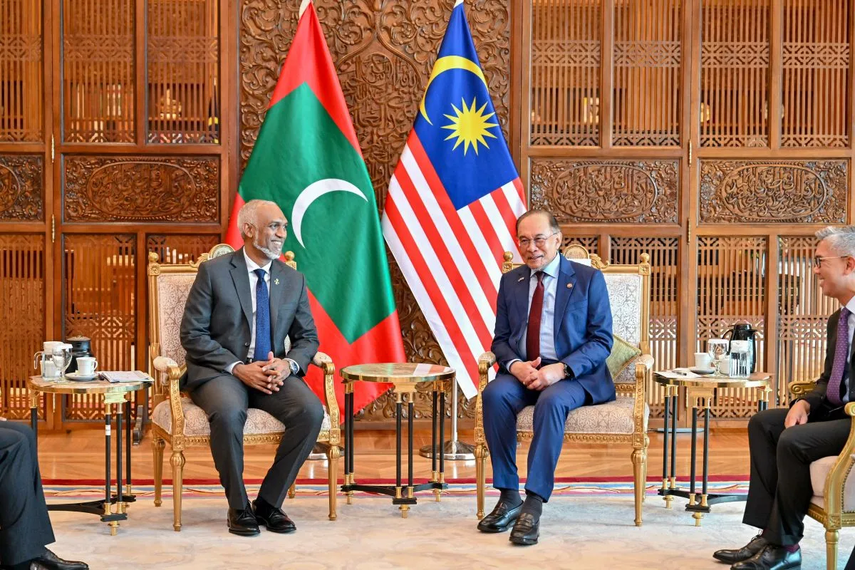 President Dr. Muizzu and Prime Minister Anwar Ibrahim (Photo/President's Office)