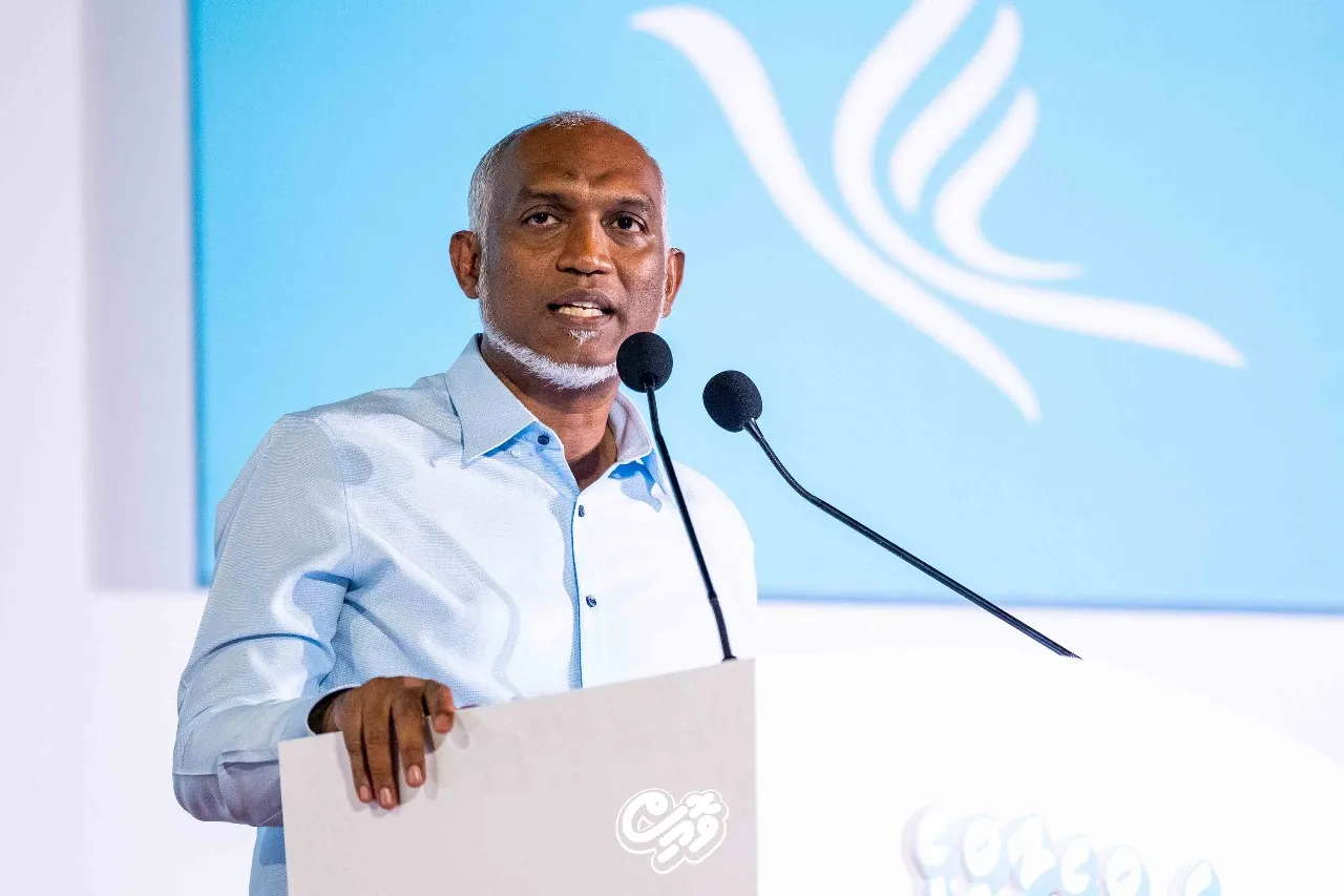 ރައީސް ޑރ. މުޙައްމަދު މުޢިއްޒު ޕީއެންސީގެ ޖަލްސާގައި ވާހަކަފުޅު ދައްކަވަނީ -- ވޮއިސް ފޮޓޯ