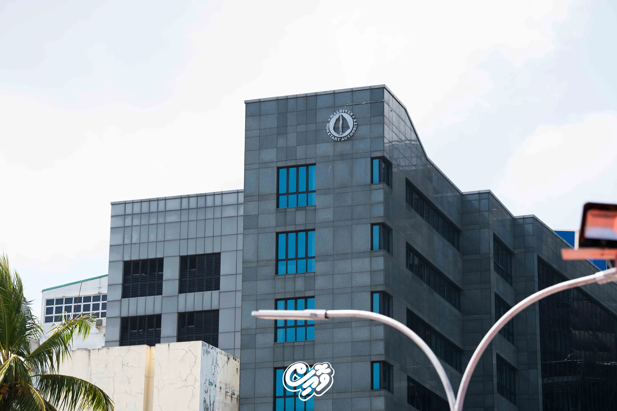ރަސްމީ ރިޒާވް 686 މިލިއަން ޑޮލަރުގައި. ދަރަނިތައް އަދާކުރުމާއެކުވެސް ރިޒާވް ފެންނަނީ ވަރުގަދަކޮށް