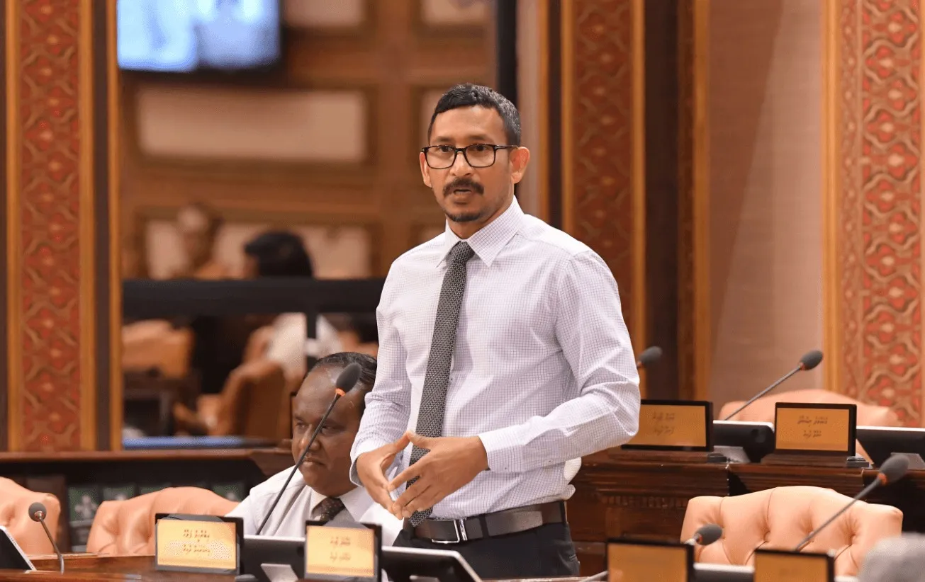 ބޮޑު ދެ އިންތިހާބު އެކުގައި ގެންދަން މާދަމާ ހުށަހަޅަނީ - މިހާރު އޮތް ދައުރު ޑިސެމްބަރު 2028ގައި ނިމޭނެ