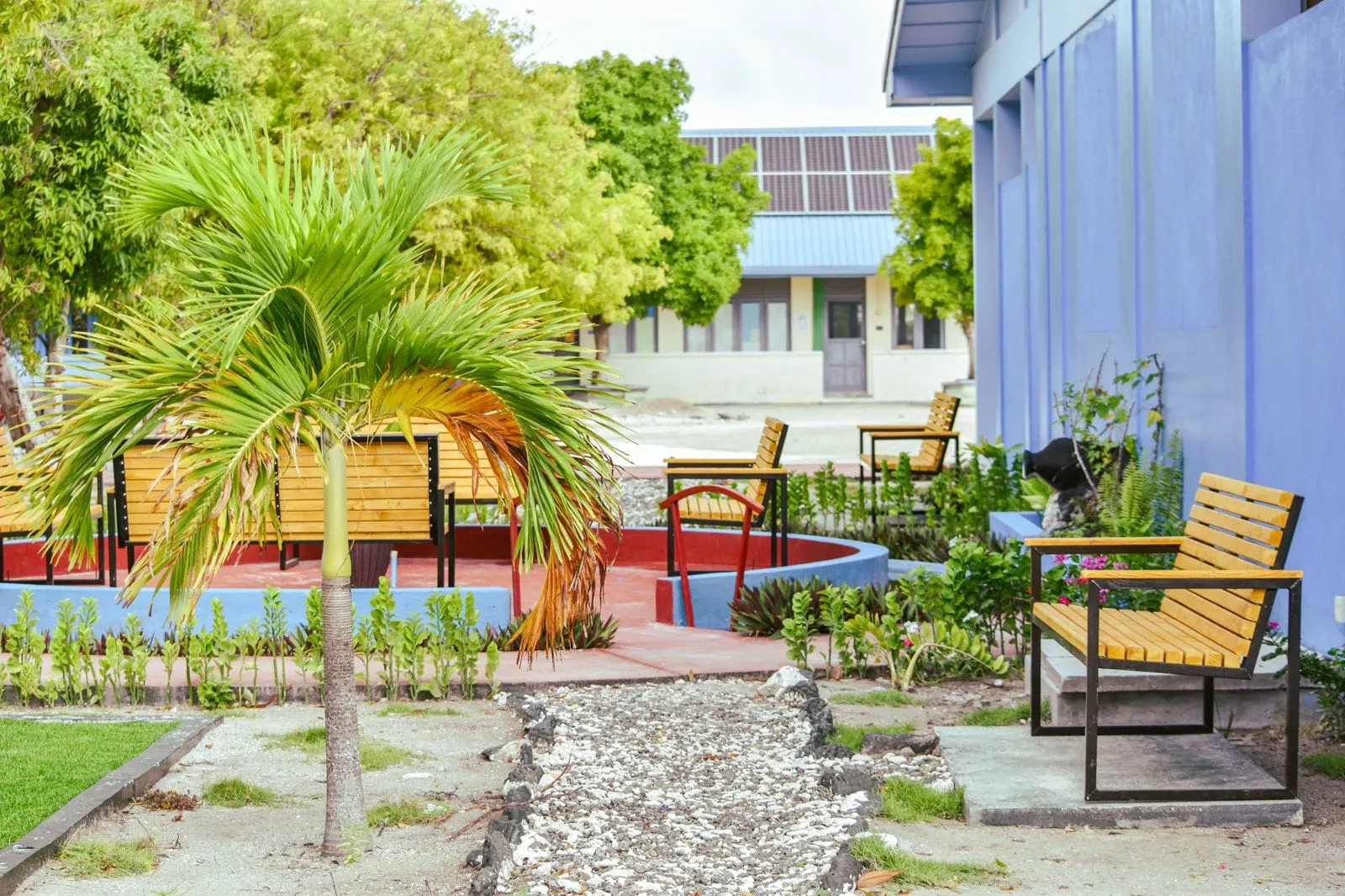 ބީއެމްއެލް ކޮމިއުނިޓީ ފަންޑުގެ އެހީގައި މިލަންދޫ ސްކޫލުގައި އައުޓްޑޯ ރީޑިންގ ޕާކެއް ގާއިމްކޮށްފި
