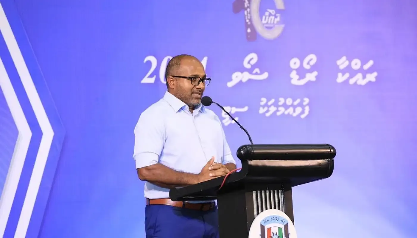 ރޭ އޮތް ރަސްމިއްޔާތުގައި ހޯމްލޭންޑް މިނިސްޓަރު އިހުސާން ވާހަކަ ދައްކަވަނީ -- ފޮޓޯ: ޕޮލިސް