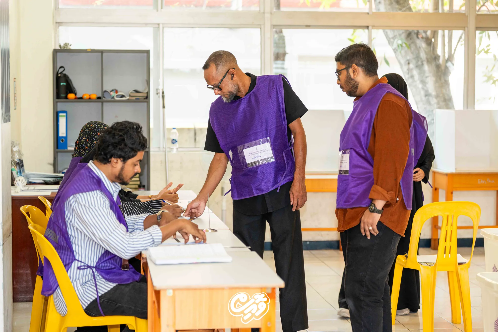 Voters casting their ballots (Photo/Voice)