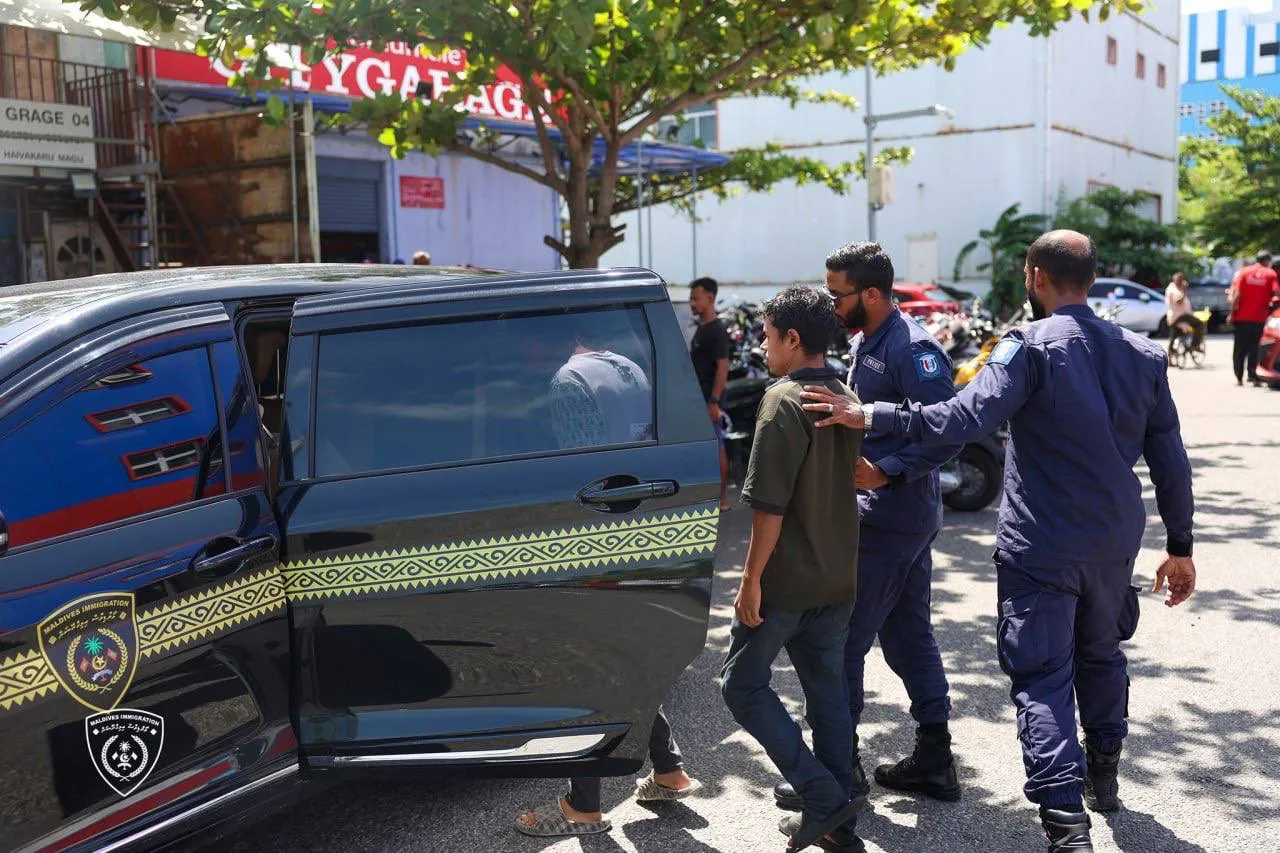 ގަވާއިދާ ހިލާފަށް އުޅެމުންދިޔަ 12 ބިދޭސީއަކު ހައްޔަރުކޮށްފި