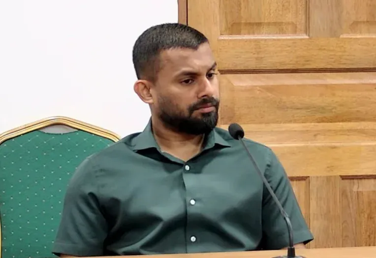 ތިން ދައުވާއެއް ސާބިތުވެ، ކުރީގެ ކޮންޓްރޯލާ ޝަމްޢާން 25 އަހަރަށް ޖަލަށްލުމަށް ހުކުމްކޮށްފި