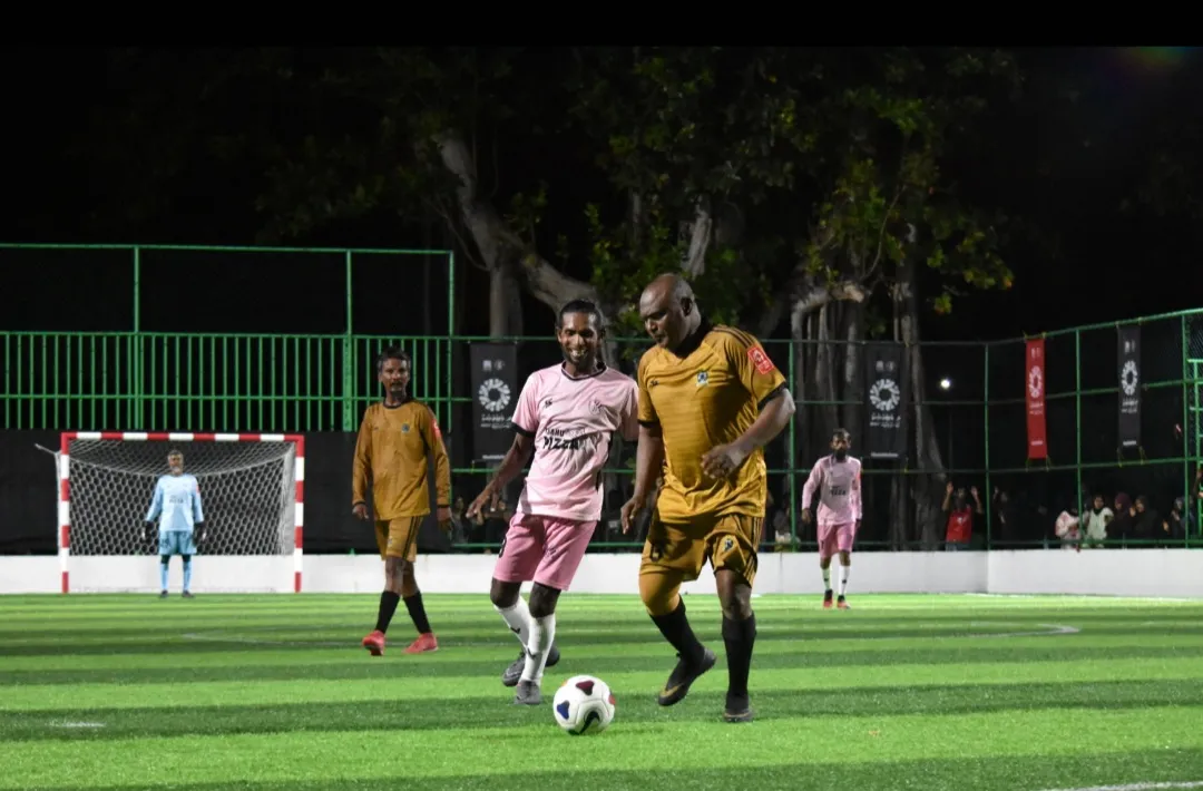 މަންނާންގެ ފަސް ލަނޑާއެކު ރަސްގެތީމު އަތުން ހުޅުދުއްފާރަށް ތަފާތުބޮޑު މޮޅެއް