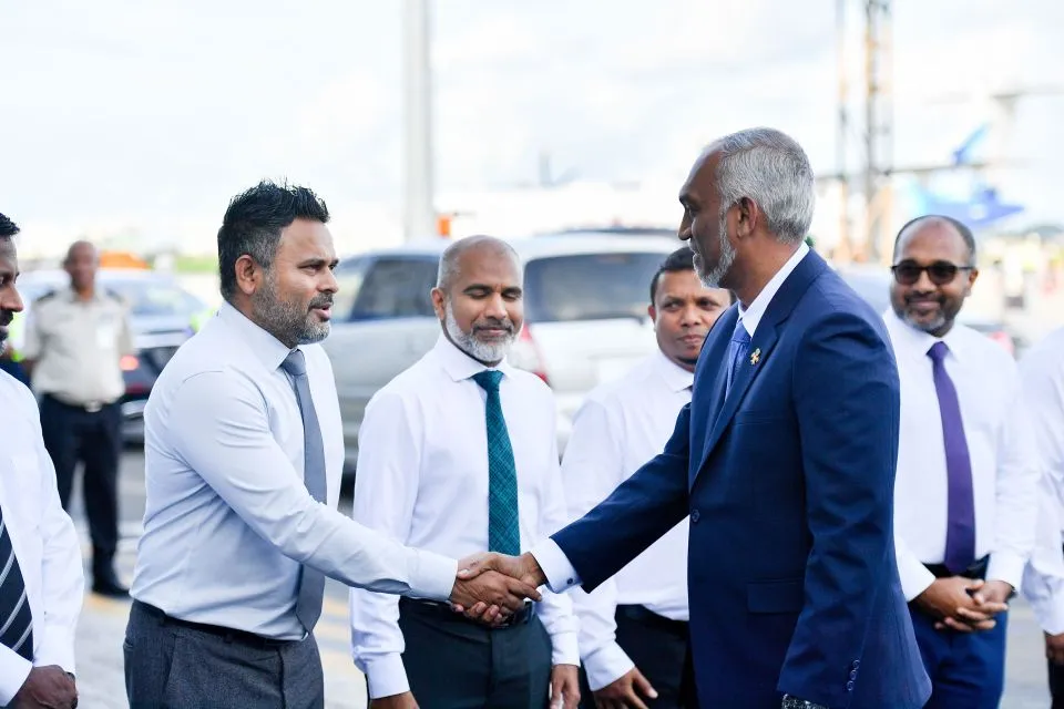 މަސްވެރިކަމާއި ބެހޭ ވަޒީރު އަޙްމަދު ޝިޔާމް އަދި ރައީސް މުޢިއްޒު