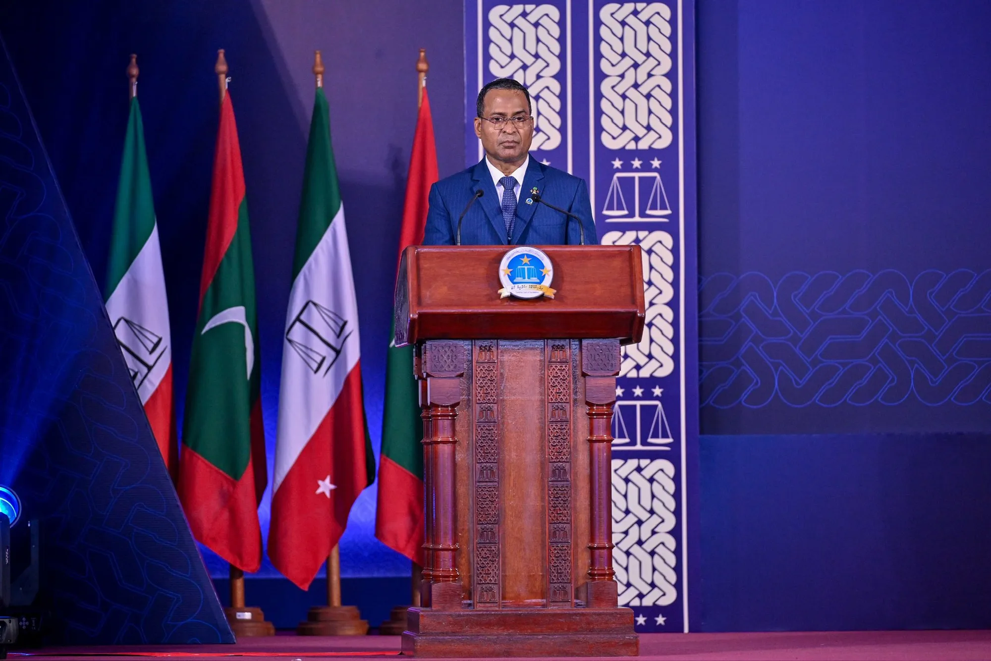 އަހަރަކަށްވުރެ ގިނަ ދުވަސްވީ 13،000 މައްސަލަ، އަވަހަށް ނިންމަން ޓާސްކު ފޯހެއް