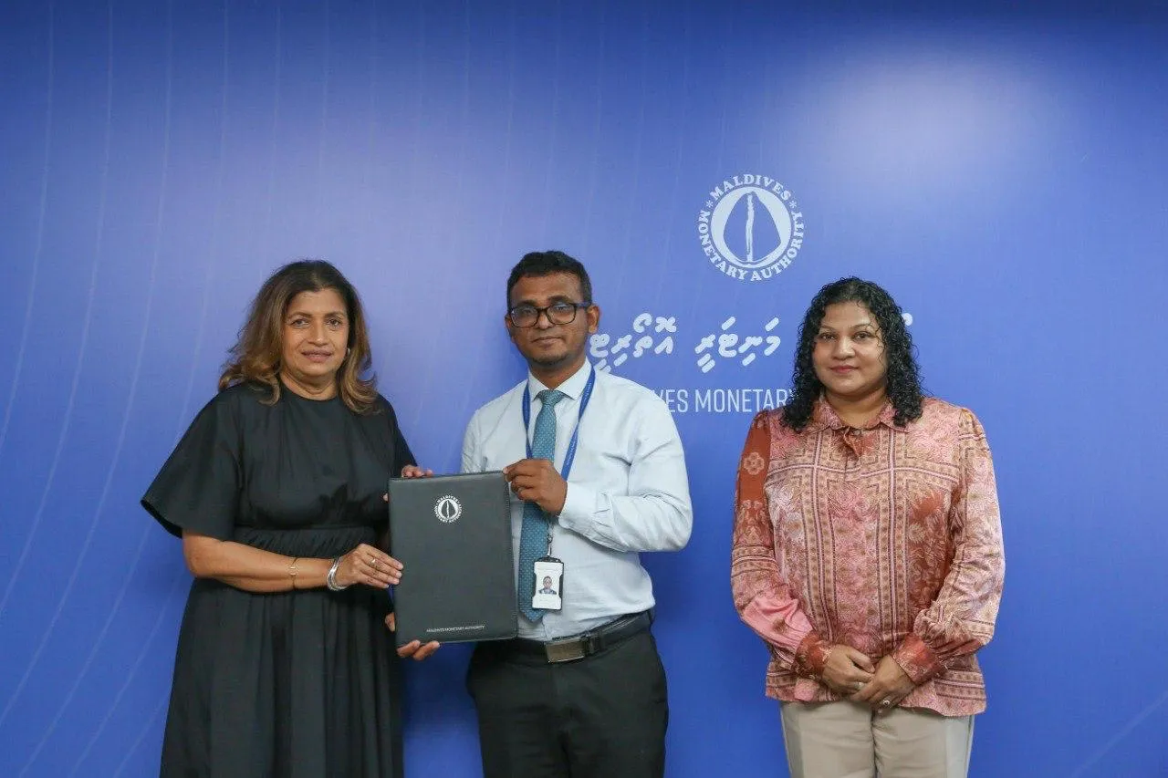 ޑިވެލޮޕްމަންޓް ބޭންކަށް، ބޭންކިން ވިޔަފާރި ފެށުމުގެ ހުއްދަ ދީފި