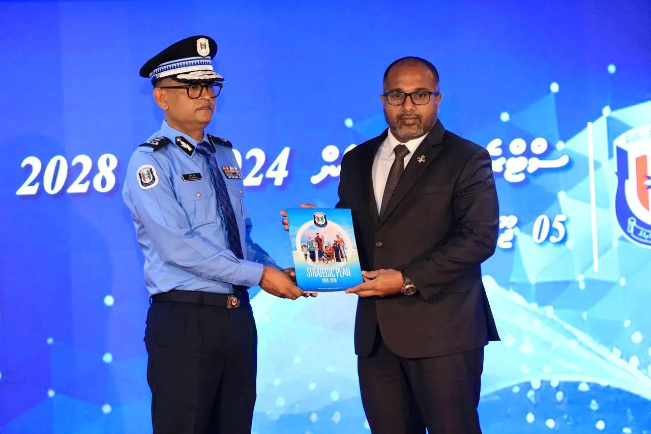 Commissioner of Police Ali Shujau (Left) and Minister of Homeland Security and Technology Ali Ihusaan (Right) (Photo/ Maldives Police)