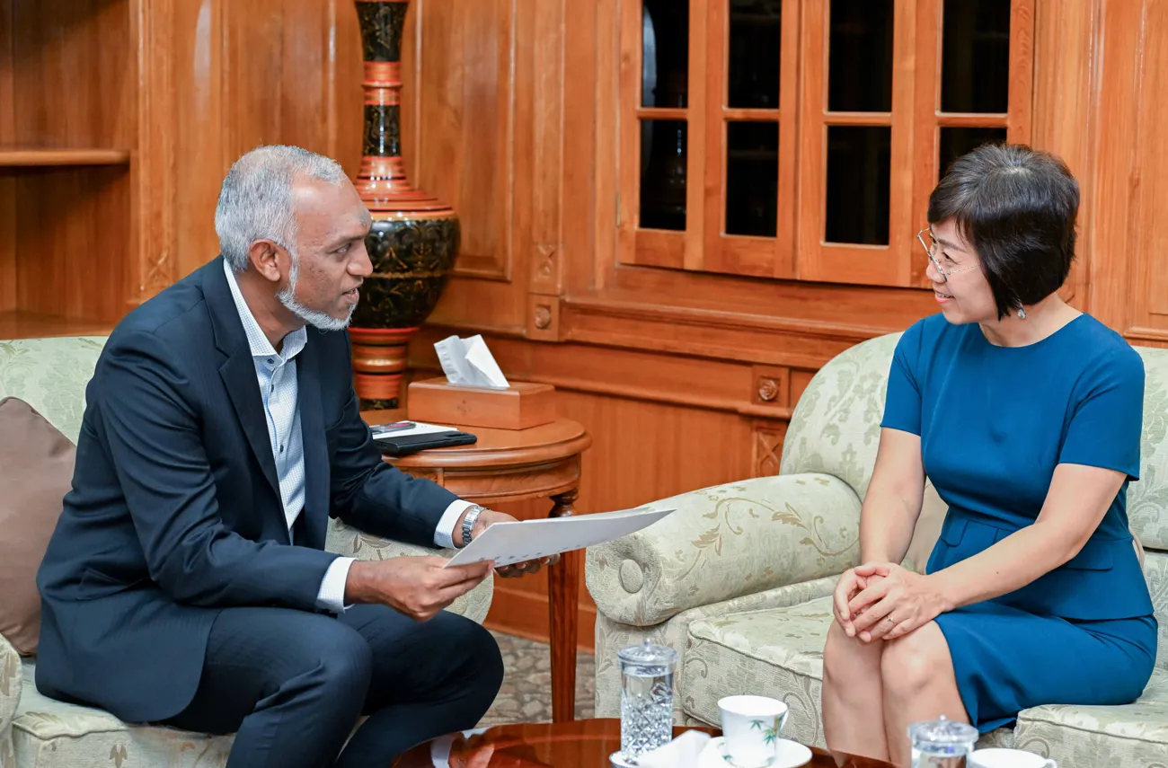ޗައިނާއިން ދިވެހިރާއްޖެއަށް ކަނޑައަޅުއްވާފައި ހުންނަވާ ސަފީރު ރައީސުލްޖުމްހޫރިއްޔާގެ އަރިހަށް އިޙްތިރާމުގެ ޒިޔާރަތެއް ކުރައްވައިފި