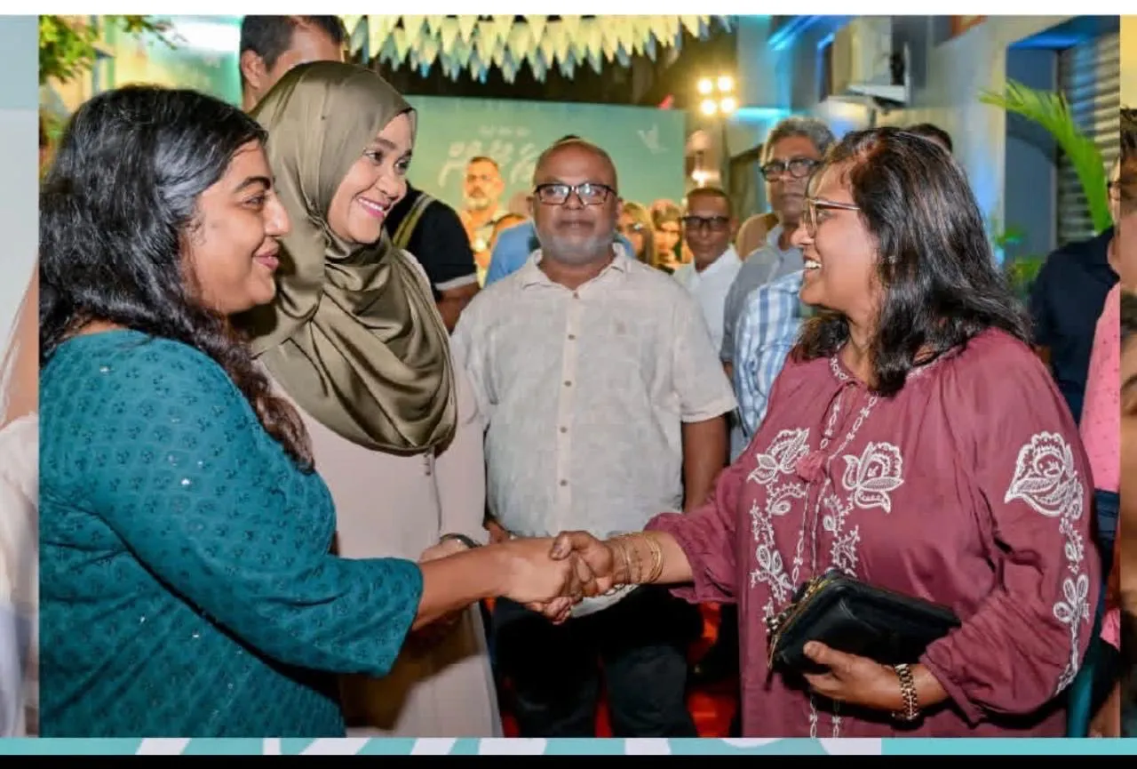 މި ފޮޓޯއާއެކު ޝިފާ: މިިކަމާ ކަންބޮޑުވާކަށް ނުޖެހޭ
