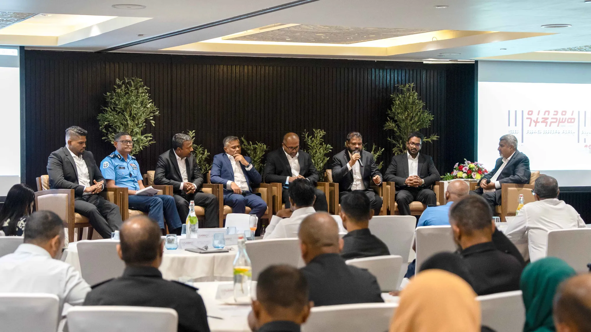 ވާނުވާގައި ތިބި މީހުން ޝަރުތުތަކެއް ހަމަވާނަމަ، ބަންދުން ދޫކޮށްލުމާ ގުޅޭގޮތުން މަޝަވަރާކޮށްފި