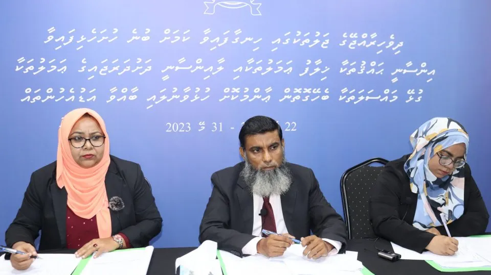 އޮމްބަޑްސްޕަރސަންގެ އޮފީހުގެ ލިޔެކިޔުންތައް ފިނޭންސް މިނިސްޓްރީއާ ހަވާލުކުރަން އަންގައިފި