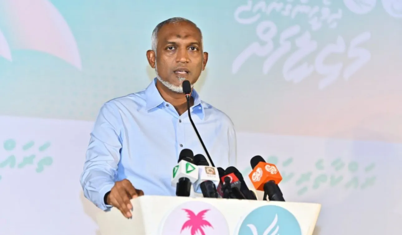 ރޭގެ ޖަލްސާގައި ރައީސް ޑރ. މުހައްމަދު މުއިއްޒު، ވާހަކަފުޅު ދައްކަވަނީ ---- ފޮަޓޯ/ ވަން