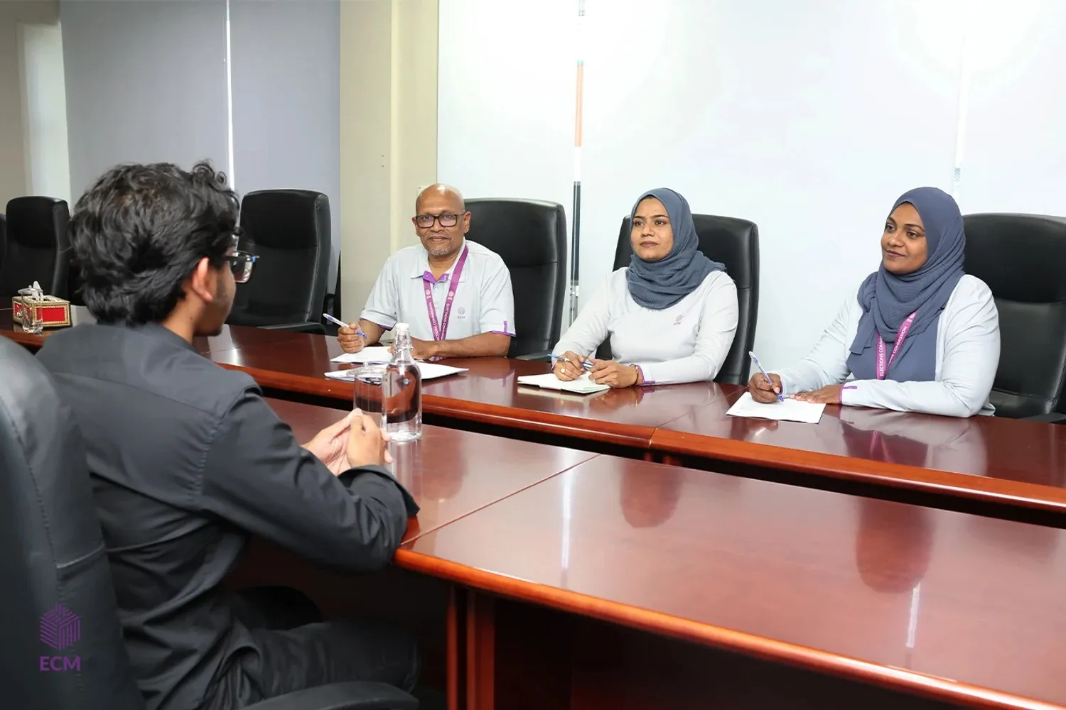 އިންތިޚާބުތަކަށް ބޭނުންވާ މުވައްޒަފުން ހޯދުމަށް ވޯކް-އިން އިންޓަވިއު ހުކުރު ހޮނިހިރުގައި