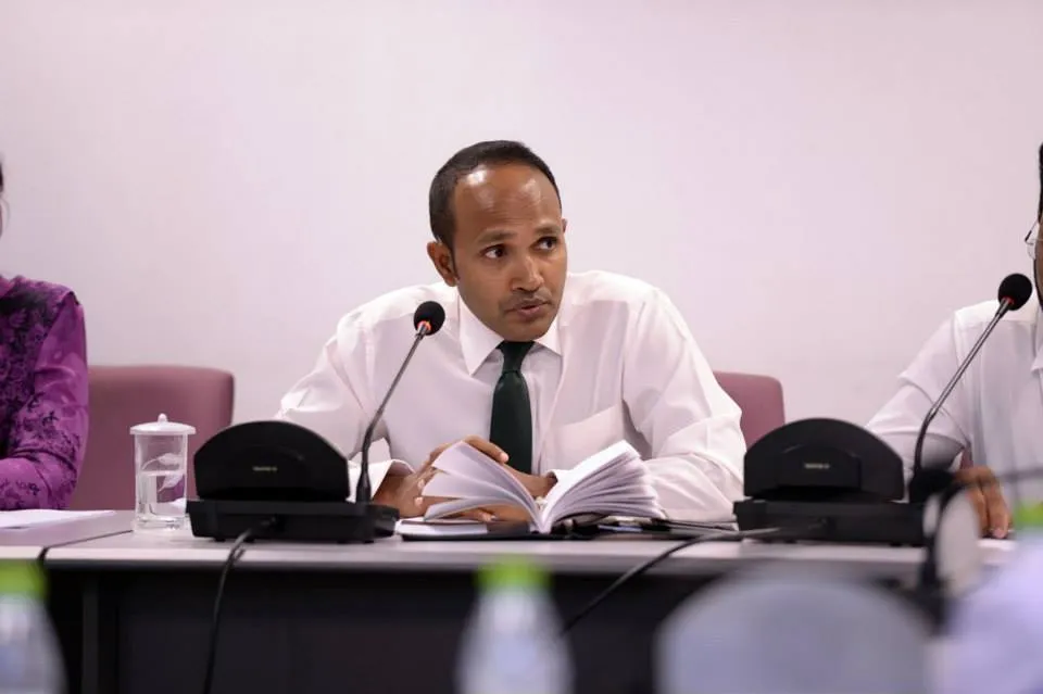 ޑރ ޖަމީލު ޝިއުނާގެ ފޮޓޯއެއް ސޯޝަލްމީޑިއާގައި ޕޯސްޓު ކުރި މައްސަލަ ކަމާއި ބެހޭ އިދާރާކަށް ހުށައަޅައިފި