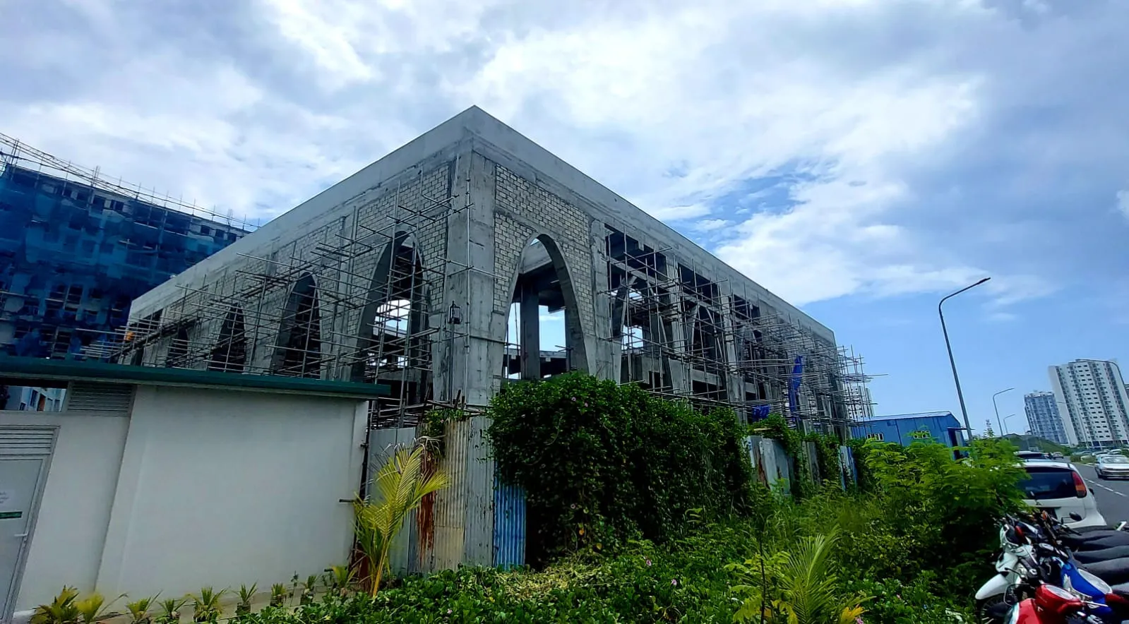 އެސްޖޭއިން ފޭސް ދޭއްގައި އިމާރާތްކުރާ މިސްކިތް.. ފޮޓޯ: ވޮއިސް