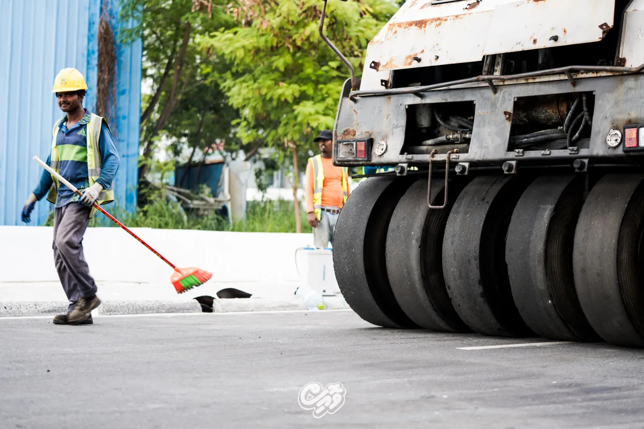 ރީތިގަސް ރެސިޑެންސް އުތުރުން އޮންނަ މަގުގައި އައު ސްޕީޑް ބްރޭކަރުތައް ހަރުކުރުން