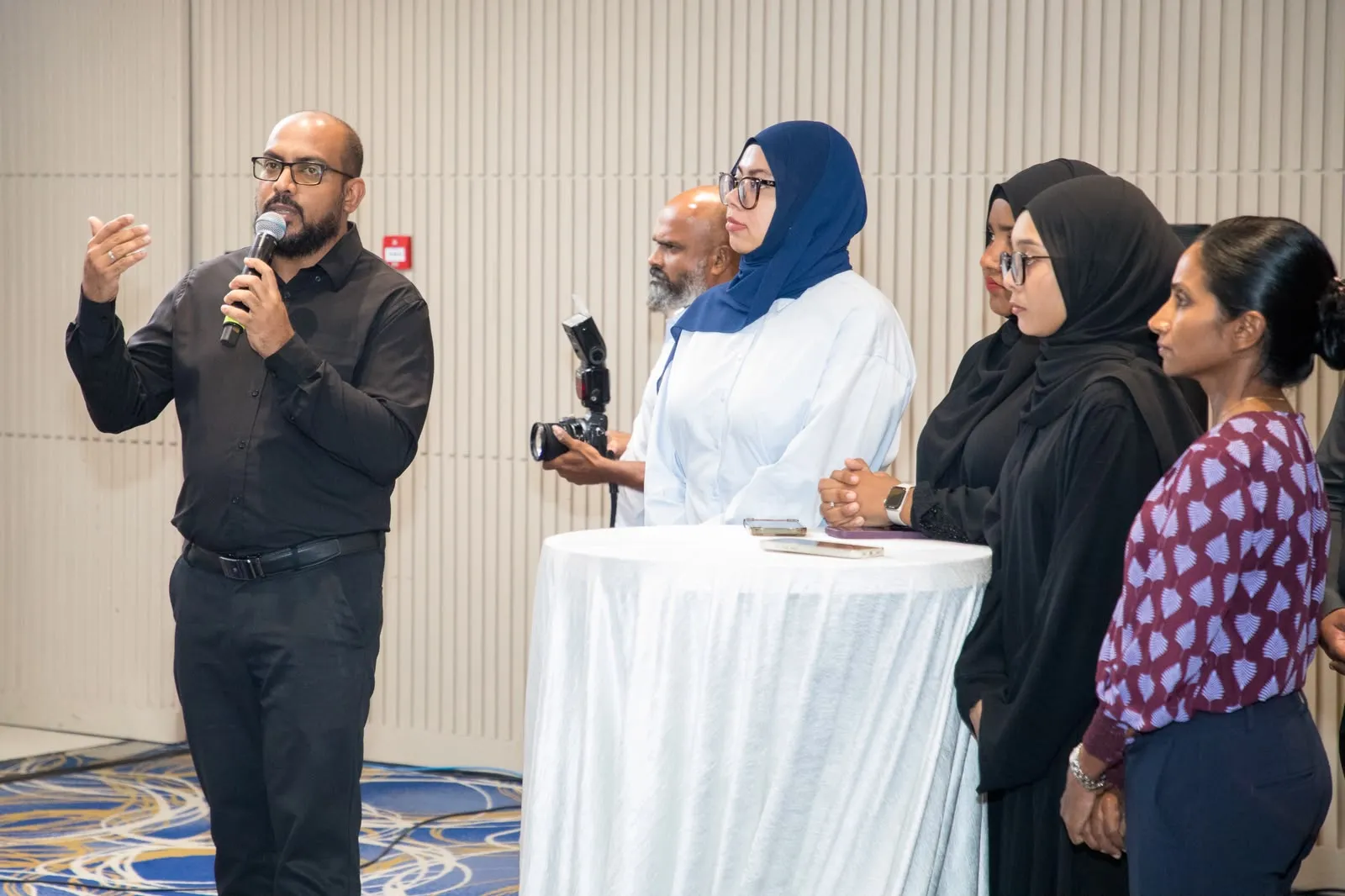ބީއެމްއެލްގެ ޑޮލަރު ވިޔަފާރީގެ މުއާމަލާތްތަކުގައި އިންވެސްޓް ކުރުމަށް ހުޅުވާލައިފި 