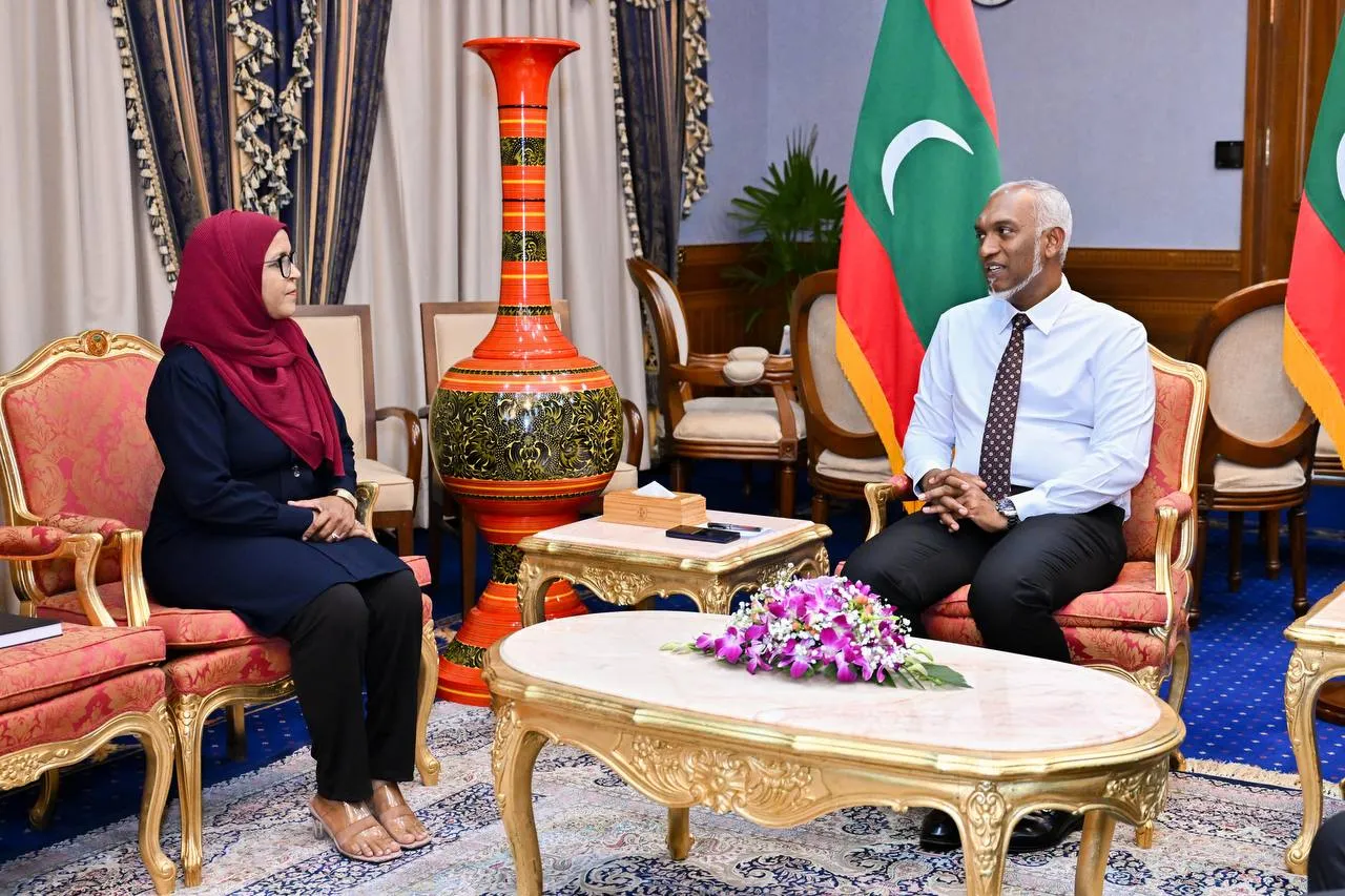 President Dr Mohamed Muizzu extanding congratulations to Dr Aminath Zahir, who has become the first Maldivian scholar to earn a PhD in the Dhivehi language, marking a historic milestone in the nation’s academic and linguistic development.