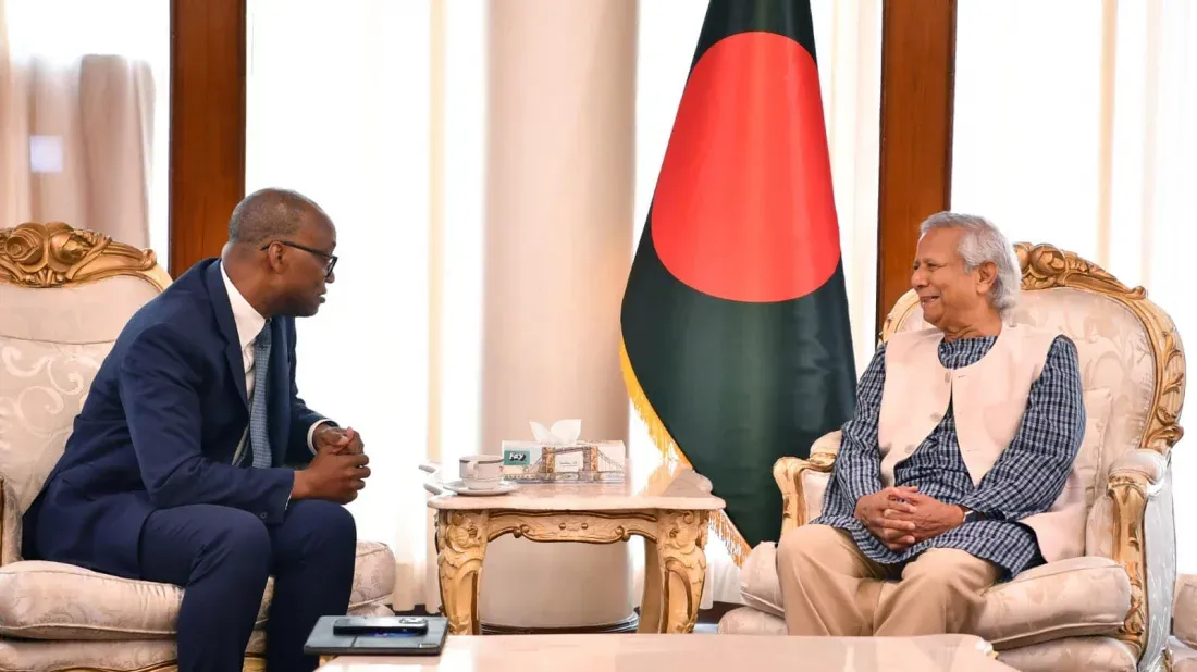 ވޯލްޑް ބޭންކުގެ ބަންގްލަދޭޝްގެ ކަންޓްރީ ޑިރެކްޓަރު އަބްދުލާއީ ސެކްއާއި ބަނގްލާދޭޝްގެ ވަގުތީ ބޮޑުވަޒީރު ޔޫނުސް ބައްދަލުކުރައްވަނީ