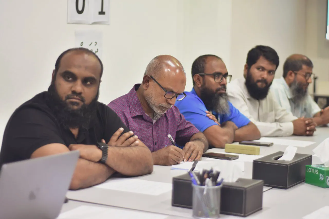 ބަރުލަމާނީ ނިޒާމަށް ޢަދާލަތުންވެސް ބުނީ ނޫނެކޭ