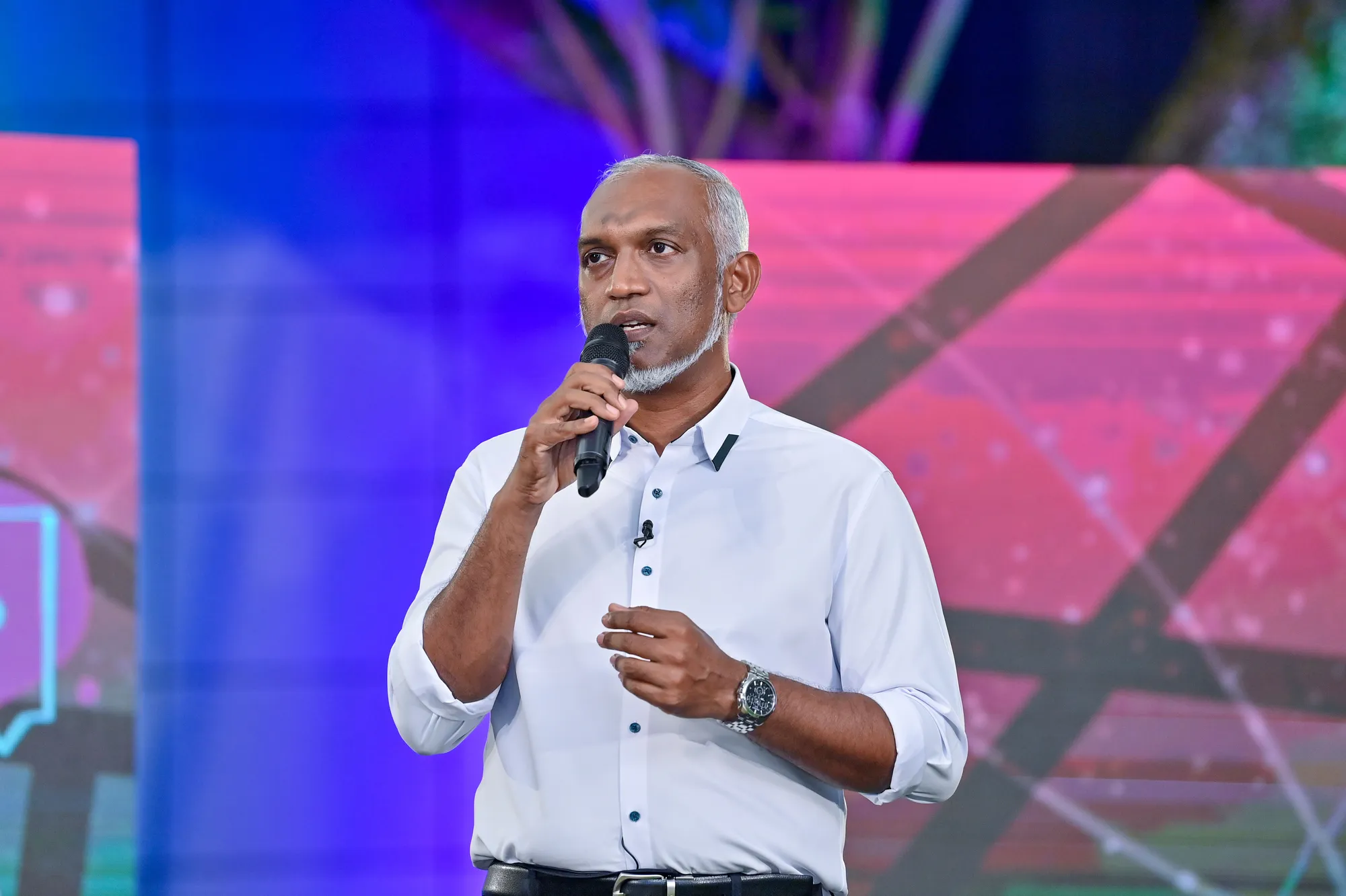 ރައީސް ޑރ.މުޢިއްޒު-- ފޮޓޯ: ރައީސް އޮފީސް