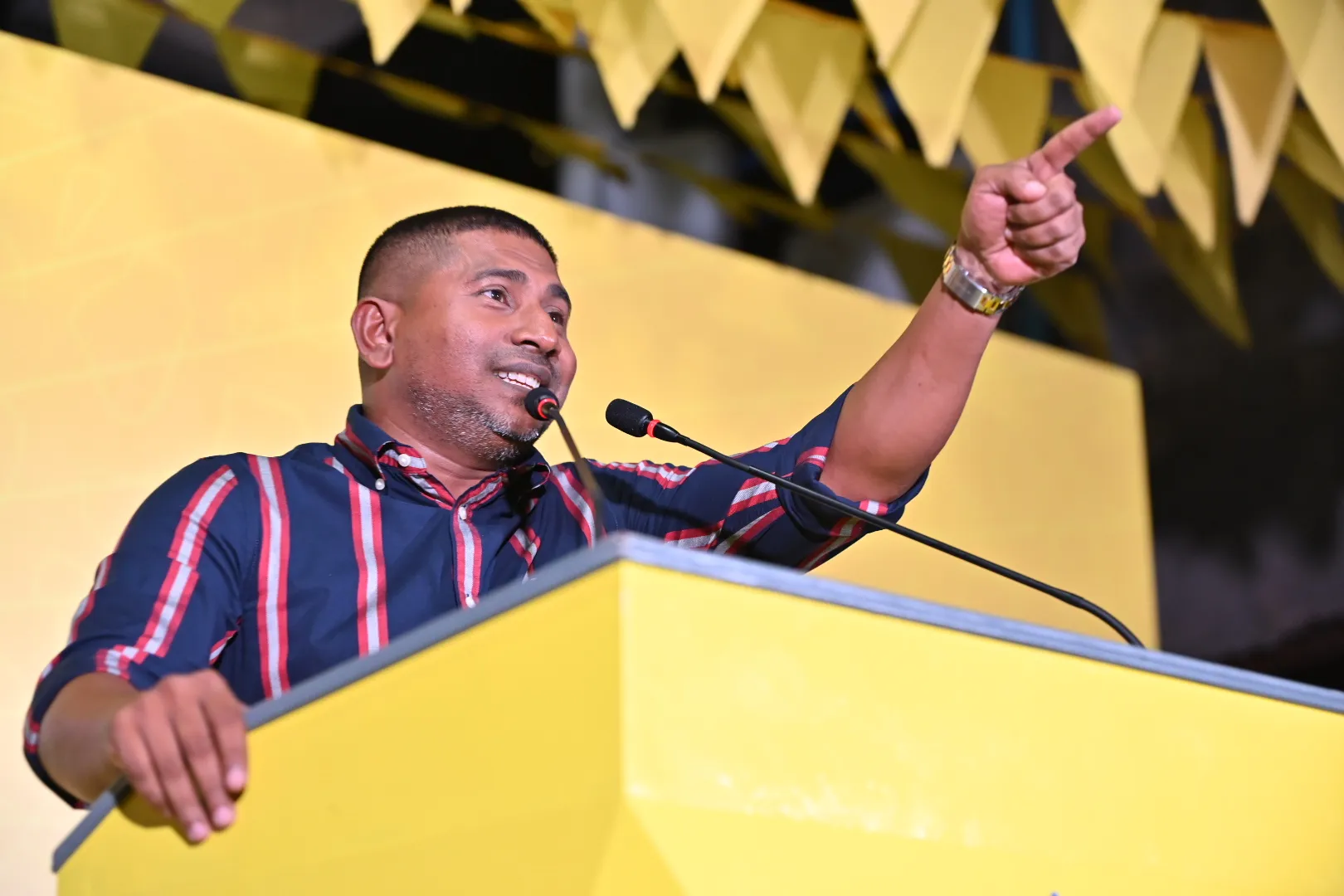 ރައީސް ޞާލިހު ކުރިމަތިލައްވަން ފެންނަނީ ދުނިޔޭގެ ރައީސްކަމަށް: މަހުލޫފު