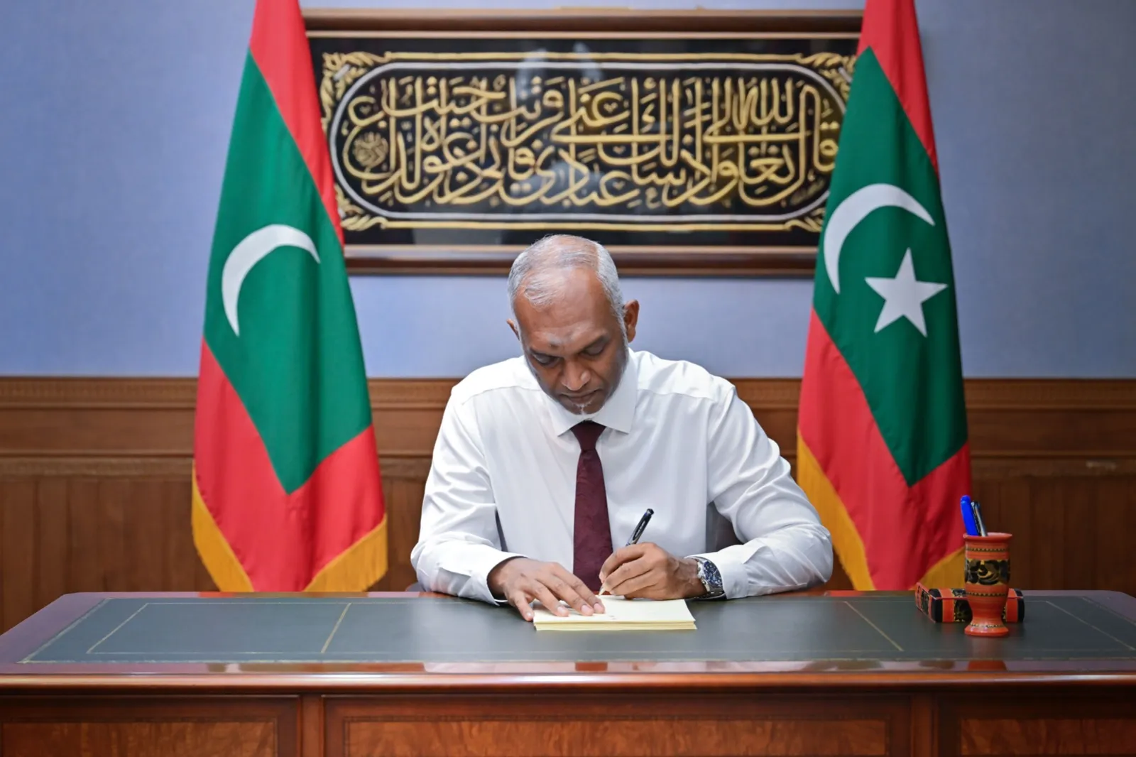 ރައީސް ބިލެއް ތަސްދީގު ކުރައްވަނީ