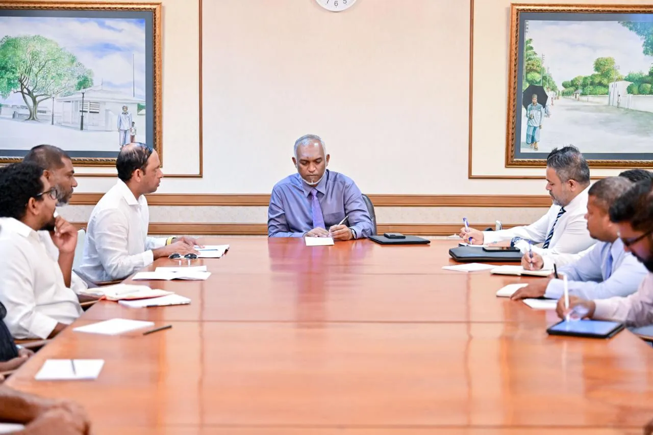 ރައީސުލްޖުމްހޫރިއްޔާ ބޮޑު ކަންނެލި މަސްވެރިންގެ ޔޫނިއަން މެންބަރުންނާ ބައްދަލުކުރައްވައިފި