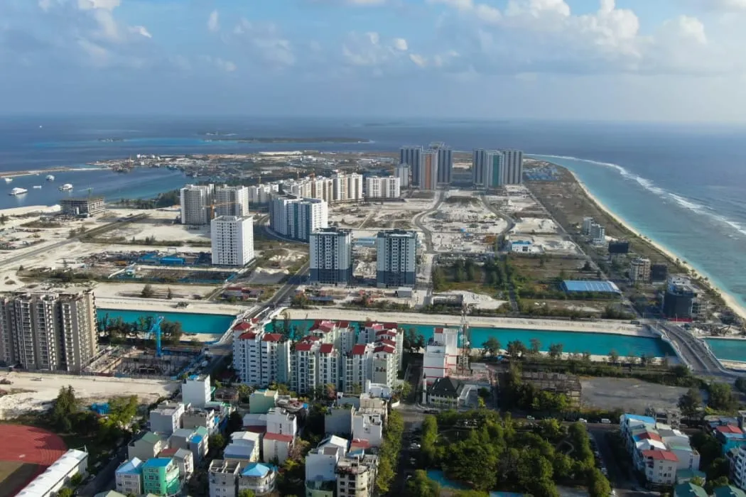 މަސް ހިފަން މޫދަށް ފޭބި މީހެއް ނިޔާވެފައި އޮއްވާ ފެނިއްޖެ!