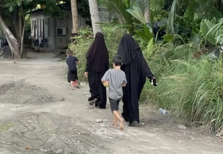 ފްރާންސްގެ އާއިލާ: ފޮޓޯ/ މިހާރު
