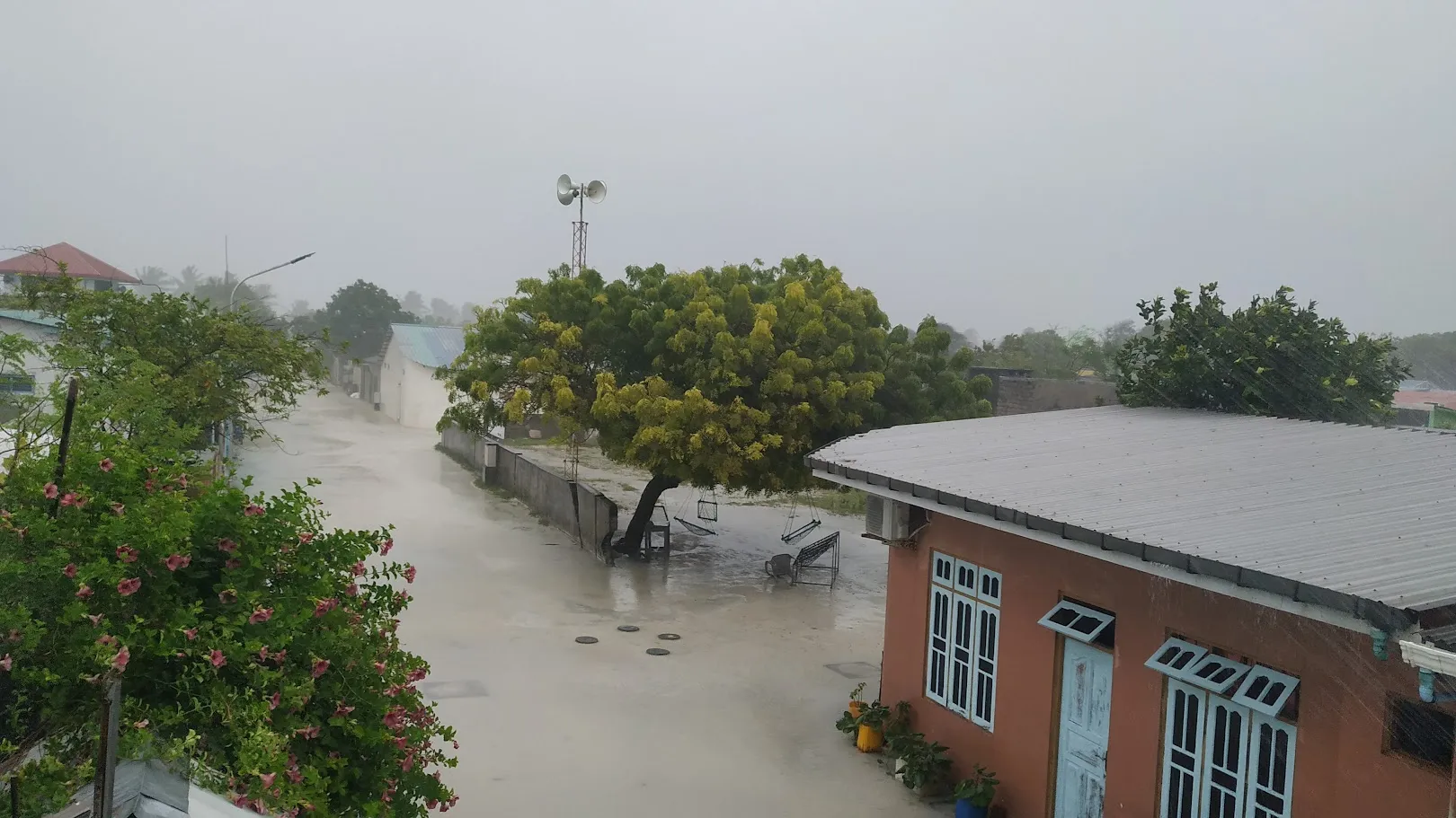 ބ.އަތޮޅު ތުޅާދޫއަށް ވިއްސާރަ ވެހެނީ.. ފޮޓޯ: ވޮއިސް