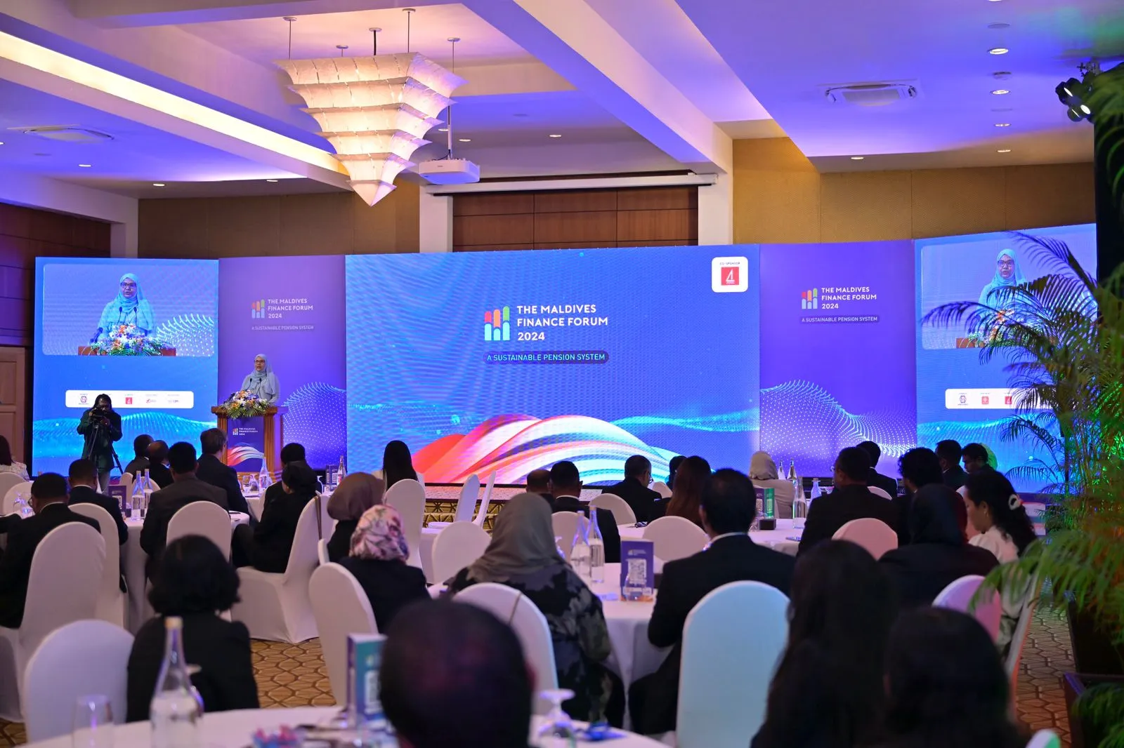 ޒުވާން އާބާދީ ކުރިއެރުވުމަށް ސަރުކާރުން ދަނީ އިސްތިރާޖީ މަސައްކަތްތަކެއް ކުރަމުން: ޢާއިޝަތު ޝިހާމް