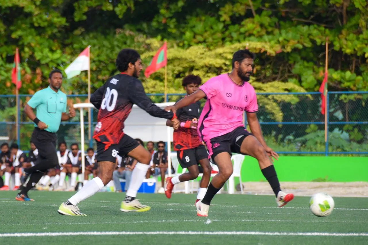 ފަސޭހަކަމާއެކު ޑީސީ ބަލިކޮށް ގުރޫޕްގެ އެއްވަނަ ޓީމުގެ ގޮތުގައި އެސްޕީއެސްސީ ސެމީއަށް