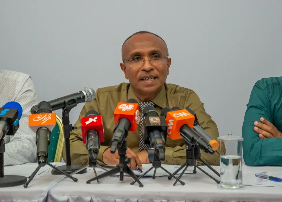 ކޯލިޝަން އަކީ ގާނޫނު ދަންނަ ކަމެއް ނޫން: އީސީ ހަބީބު