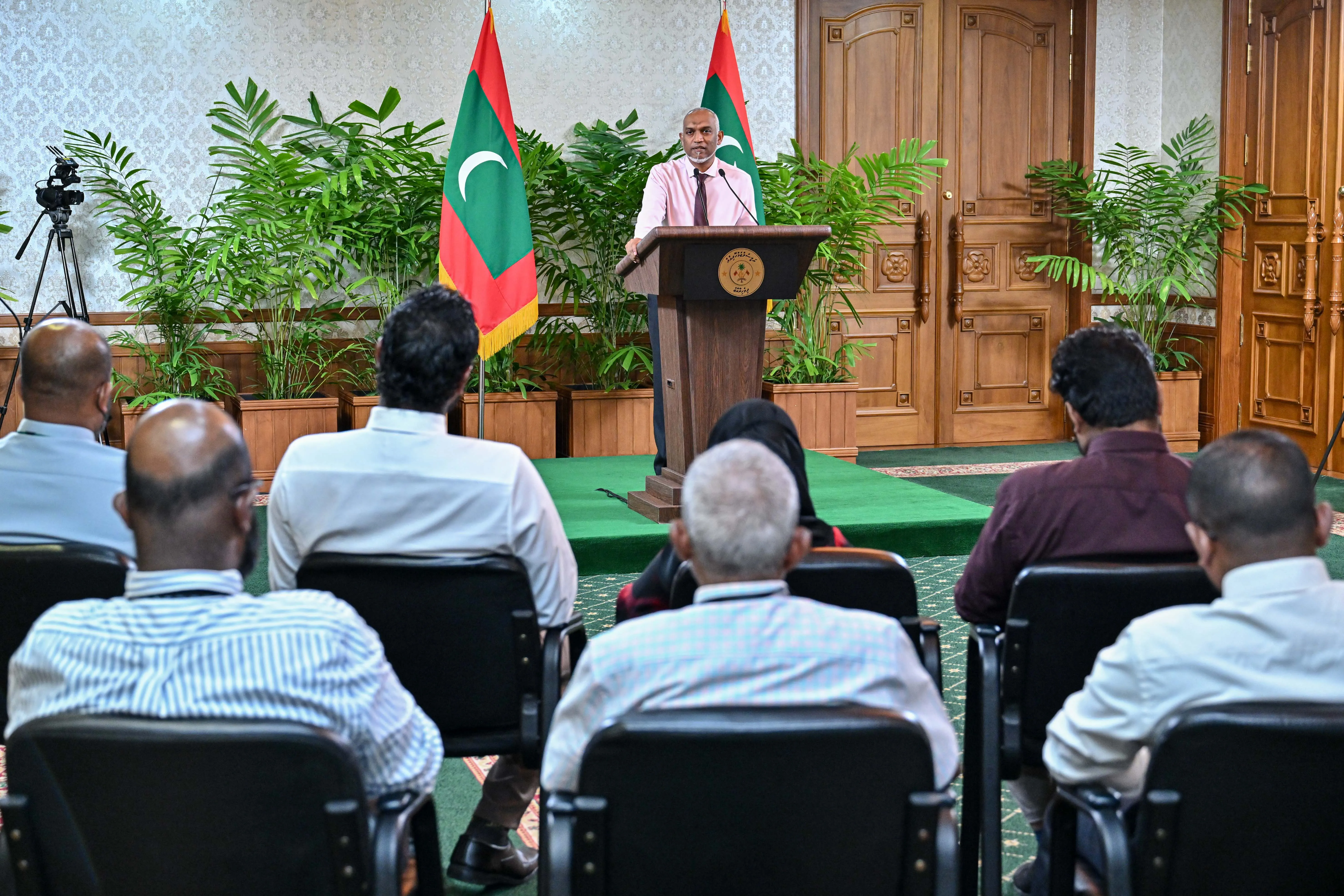 ފިޗުން ރާއްޖޭގެ ކްރެޑިޓް ރޭޓިންގ މަތިކޮށްފި