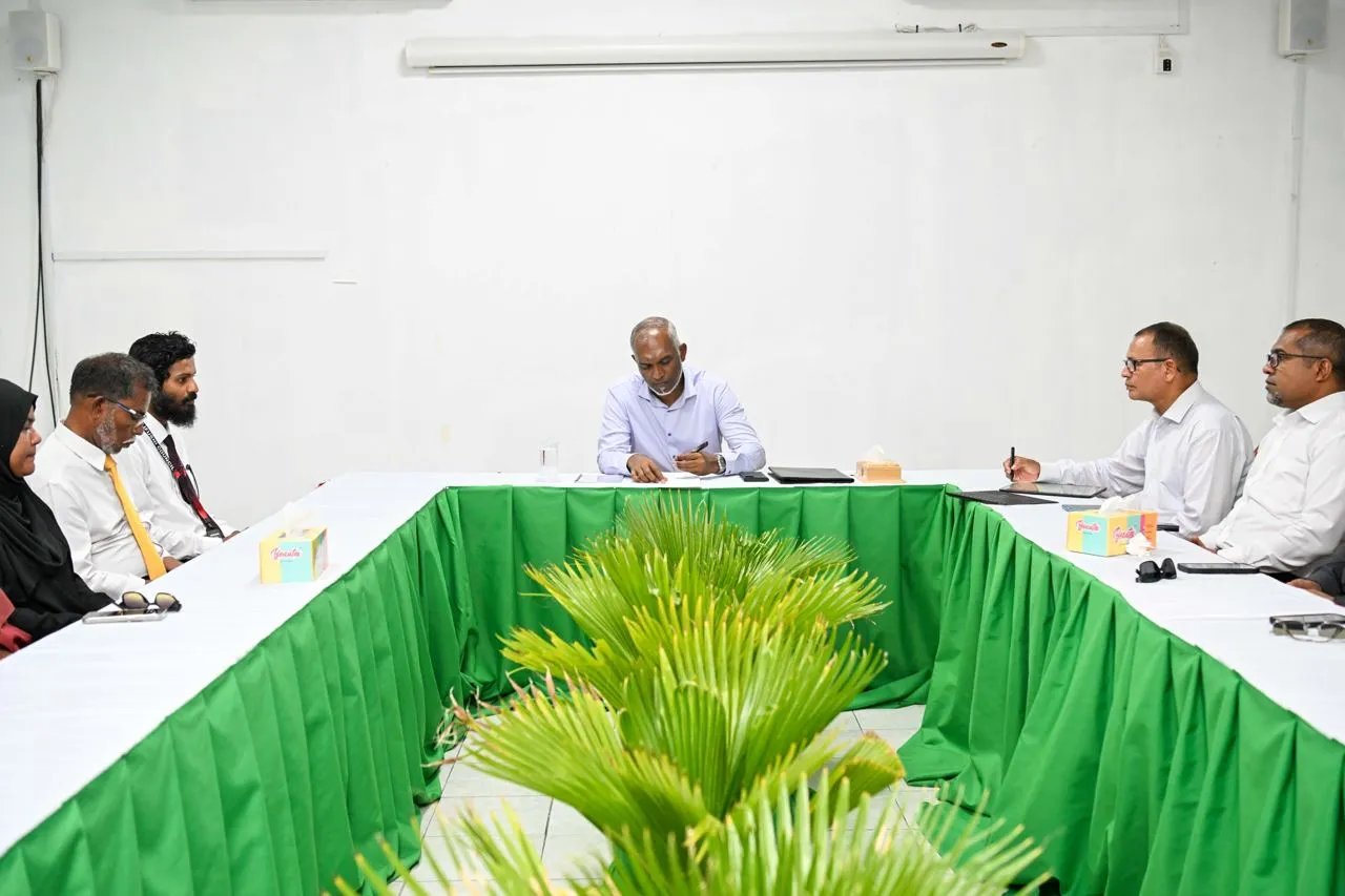 ރައީސް ޑރ.މުއިއްޒު އަލިފުށި ކައުންސިލާއި ބައްދަލުކުރެއްވުން-- ފޮޓޯ: ރައީސް އޮފީސް