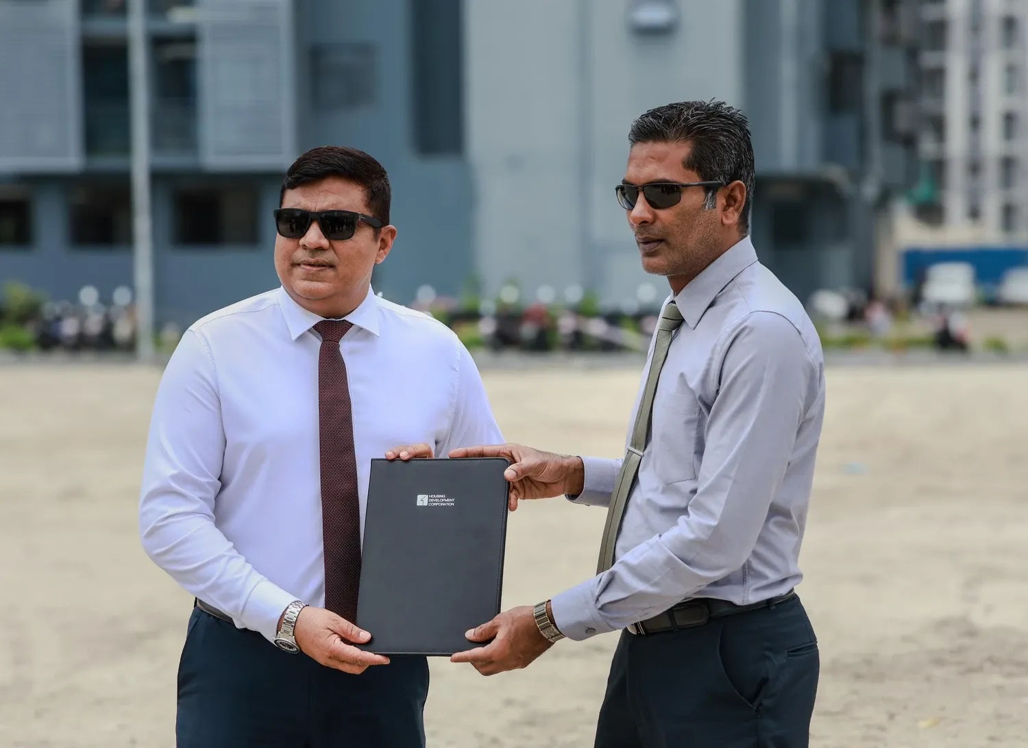 ހުޅުމާލެއިން ވަގުތީ ގޮތުން އުޅަނދު ޕާކުކުރުމަށް ހަމަޖެއްސި ބިމާއި މިނިސްޓްރީ އިން ހަވާލުވެވަޑައިގެންފި