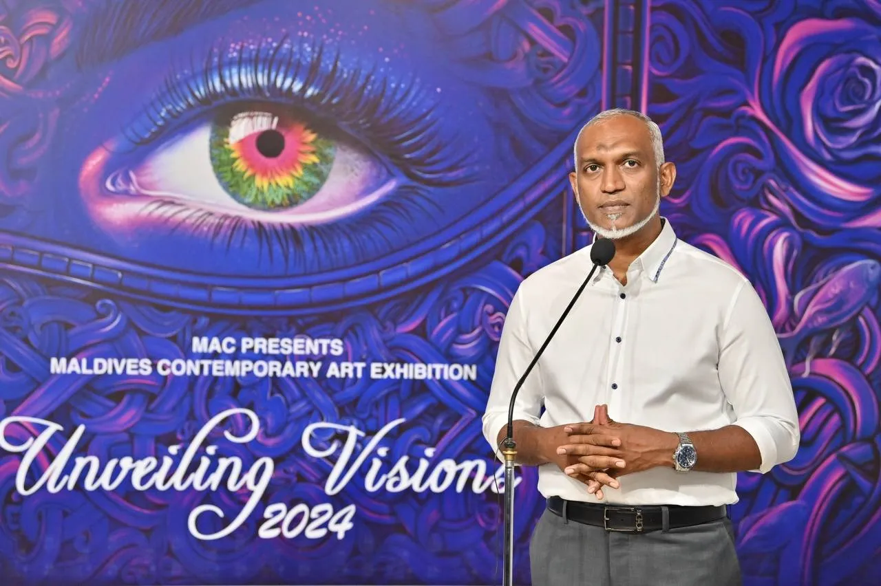 "އަންވެއިލިންގ ވިޜަންސް 2024" މައުރަޒުގައި ރައީސް މުޢިއްޒު ވާހަކަ ދައްކަވަނީ: ފޮޓޯ/ ރައީސް އޮފީސް