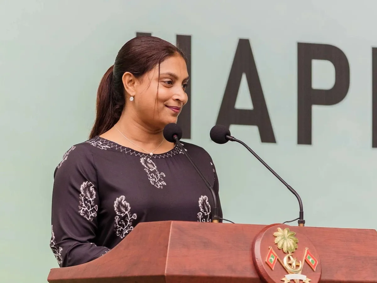 މިނިސްޓަރ ޑރ. ޢާއިޝަތު ޢަލީ ހުރިހާ ސުކޫލްތަކާއެކު ވަދާއީ ބައްދަލުވުމެއް ބާއްވައިފި