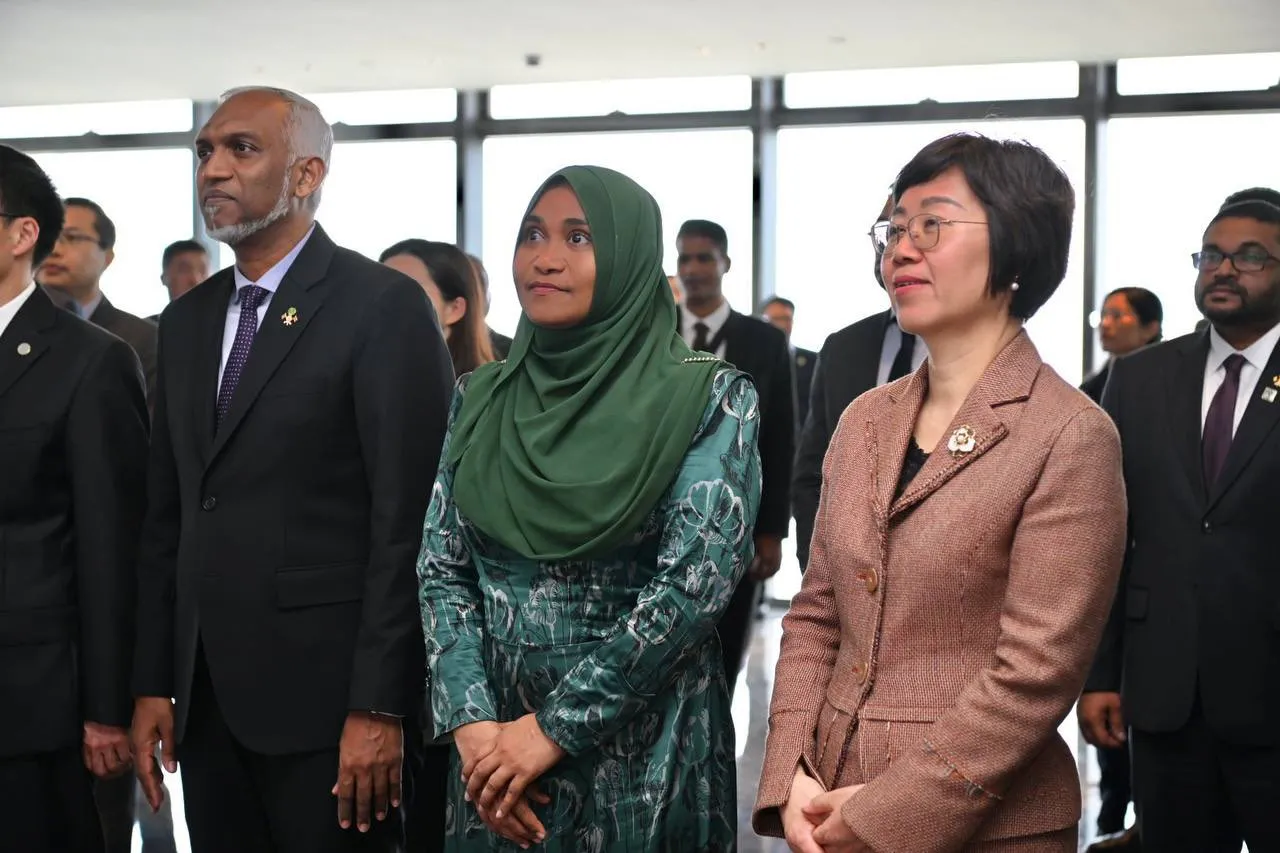 ރައީސުލްޖުމްހޫރިއްޔާގެ ދެކަނބަލުން ޗައިނާގެ ޝިއަމެން ފްރީޓްރޭޑް ޒޯނަށް ޒިޔާރަތް ކުރައްވައިފި