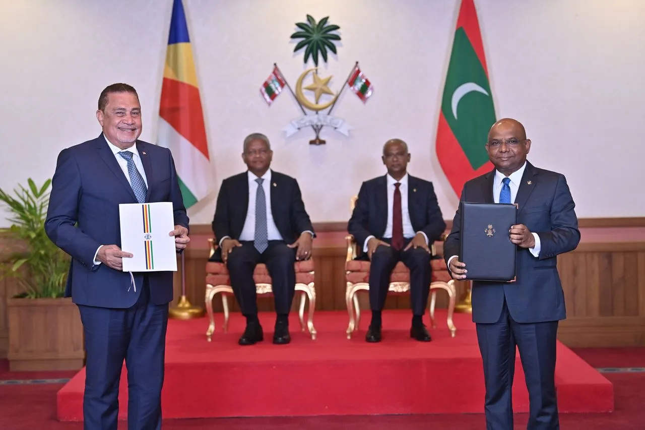ދިވެހިރާއްޖެއާ ސޭޝެލްސްގެ މެދުގައި މުހިންމު އެއްބަސްވުންތަކެއް ބަދަލުކޮށްފި