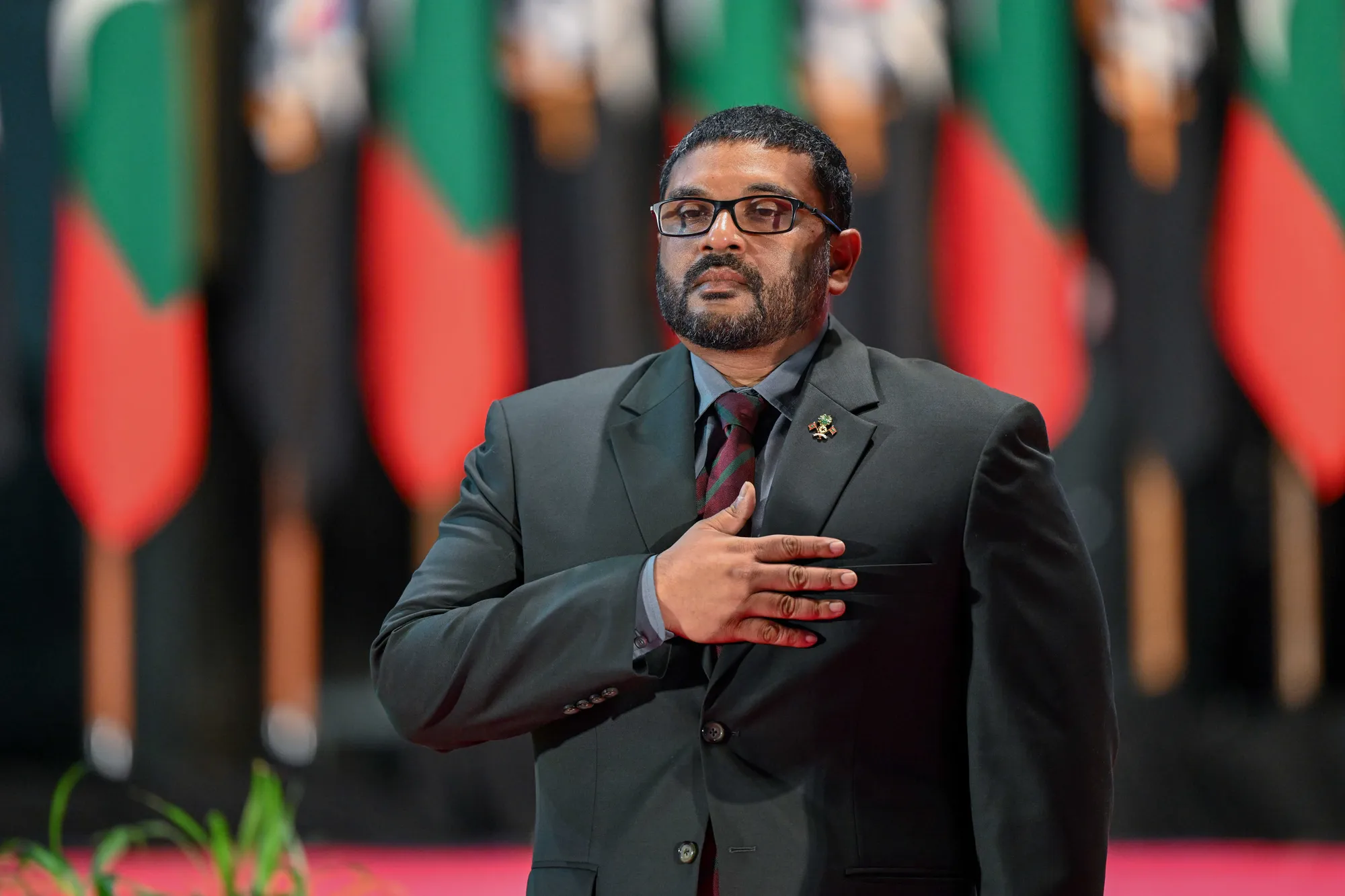 ވަޒީރު މުޙައްމަދު ޣައްސާން މައުމޫން، ރޭގެ ޖަލްސާގައި.. ފޮޓޯ: ރައީސް އޮފީސް