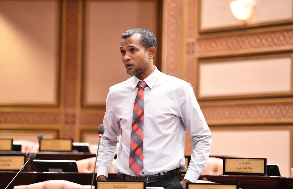 ރައީސް ޞާލިހުވަނީ ގައުމަށް ގައްދާރުވެ ދިވެހި މަސްކަނޑު ވިއްކާލާފަ: ތާރިގު