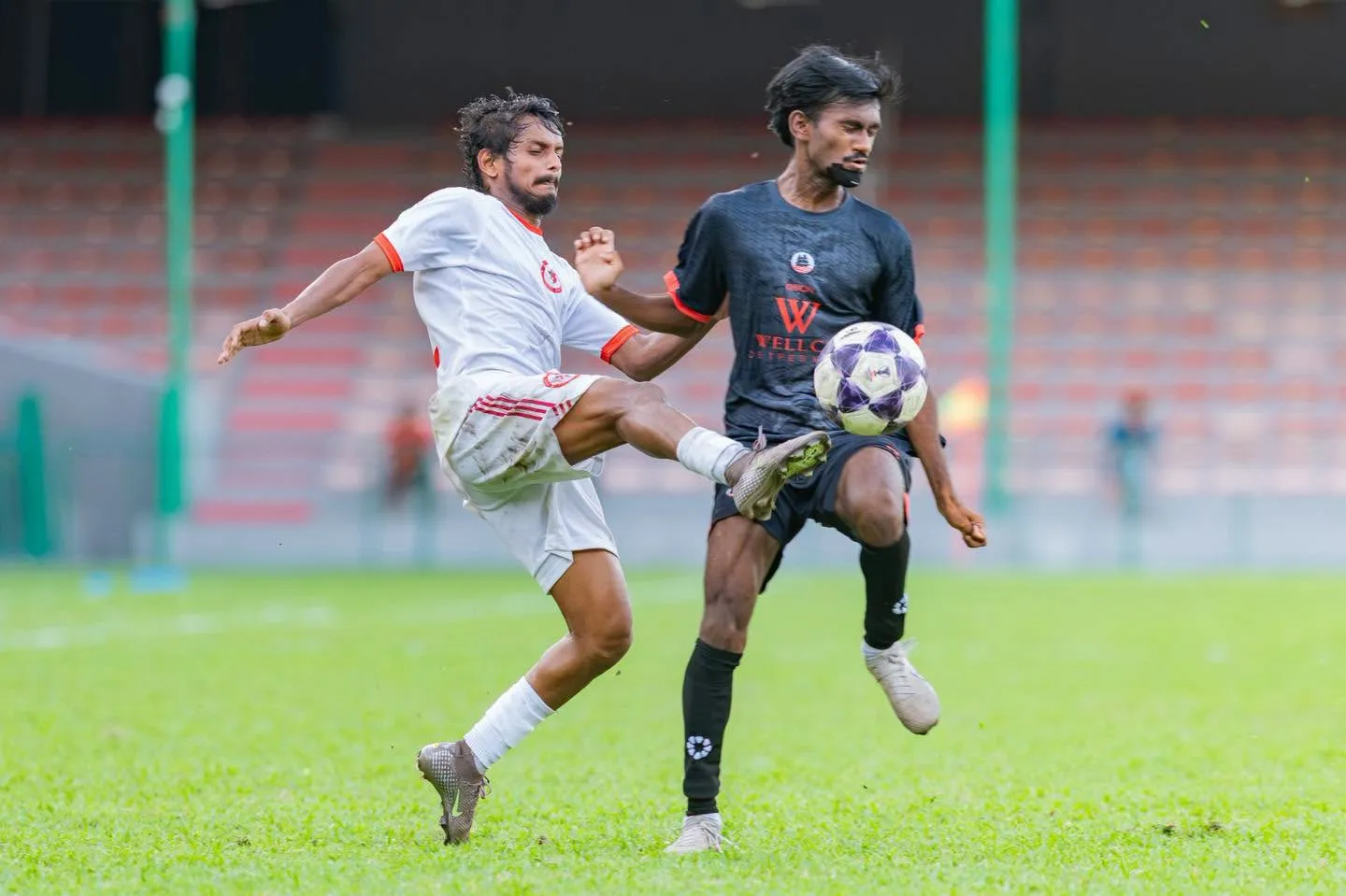 އޮޑިން ކަޕްވިނާސްކަޕް ނިންމާލީ މޮޅަކުން