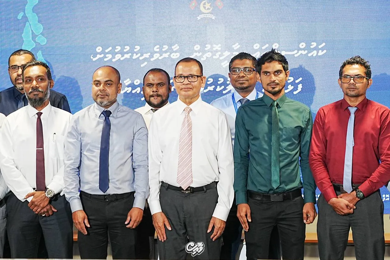 ކައުންސިލް ތަކަށް ފަޅުރަށްތައް ހަވާލުކުރުމަށް މިއަދު ބޭއްވި ރަސްމިއްޔާތުގެ ތެރެއިން: ފޮޓޯ/ ވޮއިސް