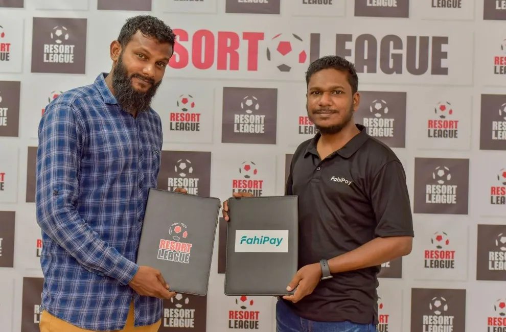 Ismail Mufeed, public relations for Resort League and Ali Arif, Managing Director of Fahipay
